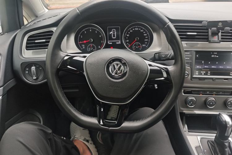 Used Volkswagen Golf 2016 230TSI Automatic Comfort Version Steering Wheel