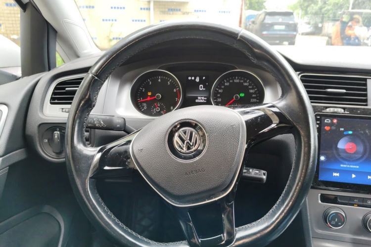 Used Volkswagen Golf 2016 1.6L Automatic Fashion Model Steering Wheel