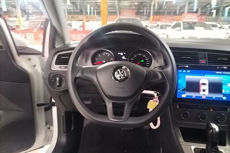 Used Volkswagen Golf 2016 1.6L Automatic Fashion Model Steering Wheel
