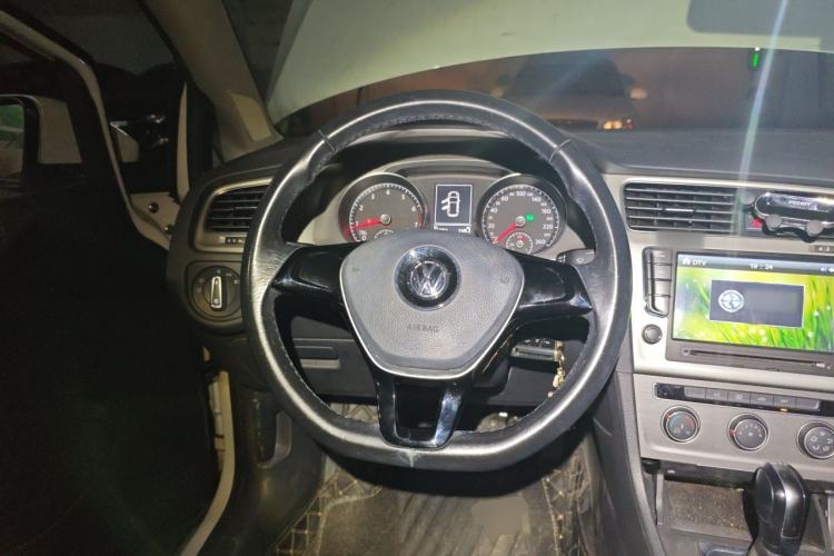 Used Volkswagen Golf 2016 230TSI Automatic Comfort Version Steering Wheel
