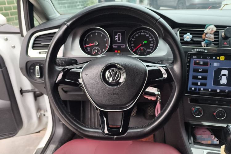 Used Volkswagen Golf 2016 1.6L Automatic Comfort Model Steering Wheel
