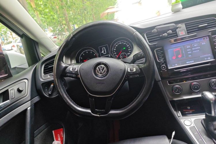 Used Volkswagen Golf 2016 230TSI Automatic Luxury Version Steering Wheel