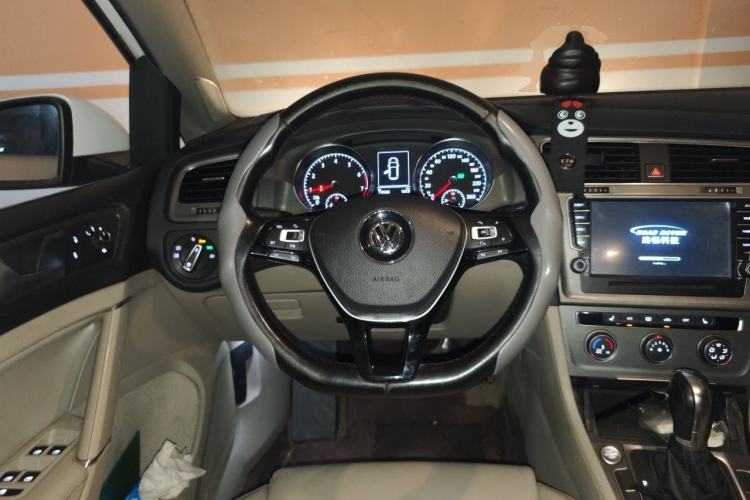 Used Volkswagen Golf 2016 230TSI Automatic Luxury Version Steering Wheel