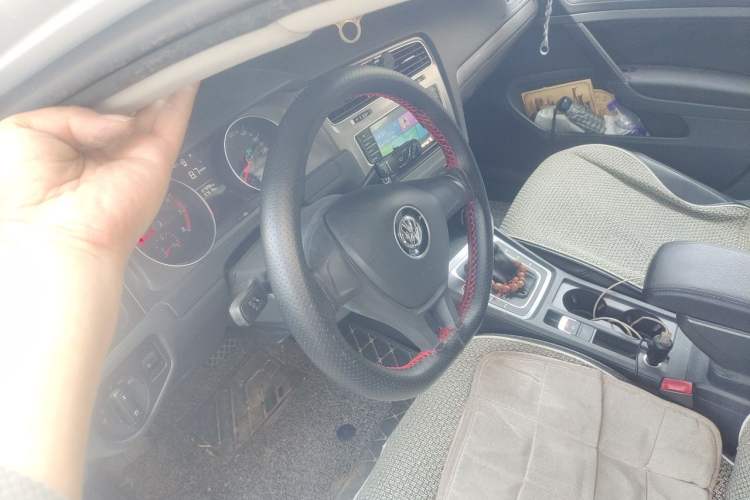 Used Volkswagen Golf 2016 1.6L Automatic Fashion Model Steering Wheel
