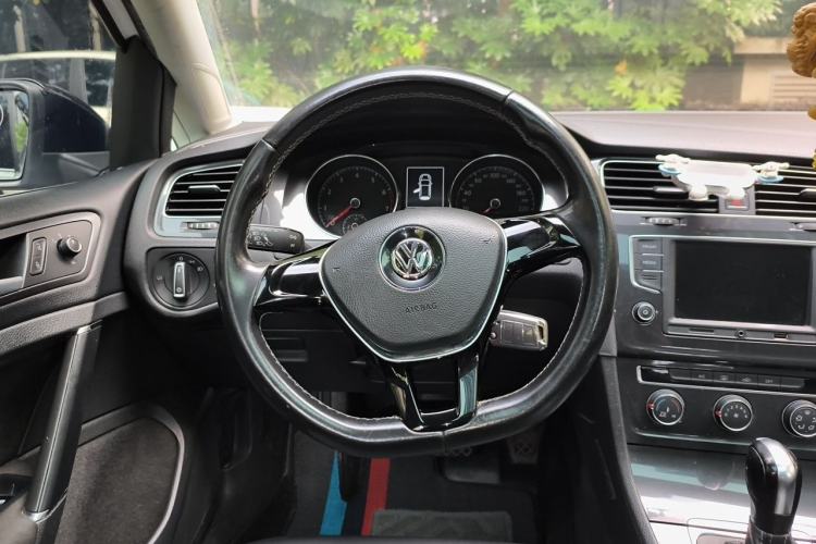 Used Volkswagen Golf 2016 1.6L Automatic Comfort Model Steering Wheel