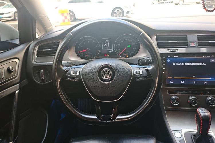 Used Volkswagen Golf 2016 230TSI Automatic Comfort Version Steering Wheel