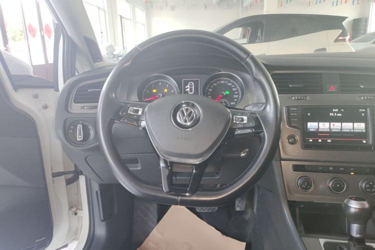 Used Volkswagen Golf 2016 230TSI Automatic Comfort Version Steering Wheel