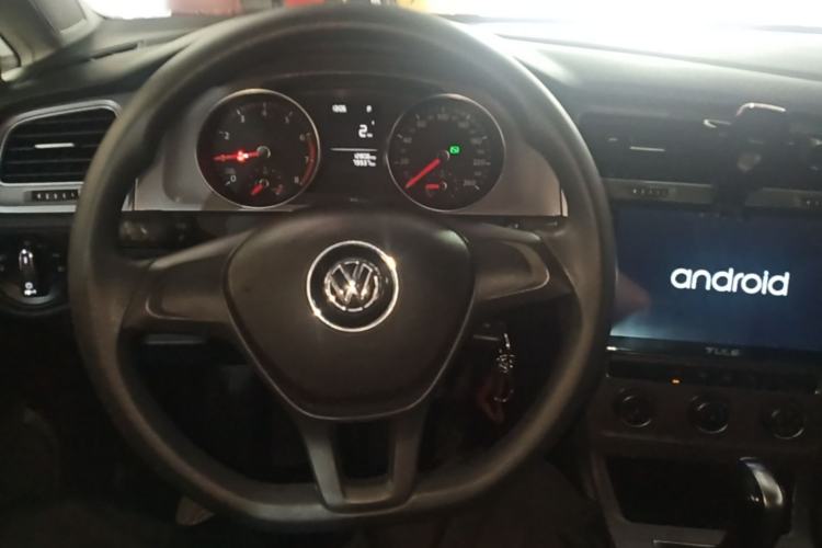 Used Volkswagen Golf 2016 1.6L Automatic Fashion Model Steering Wheel