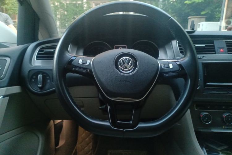 Used Volkswagen Golf 2016 230TSI Automatic Luxury Version Steering Wheel