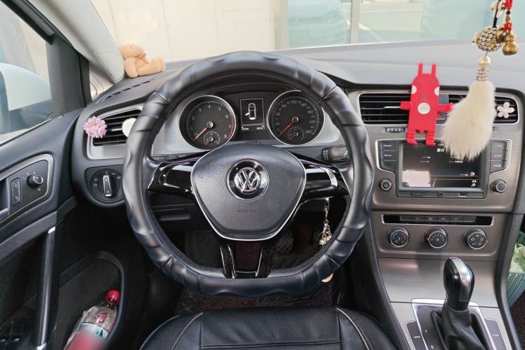 Used Volkswagen Golf 2016 230TSI Automatic Comfort Version Steering Wheel