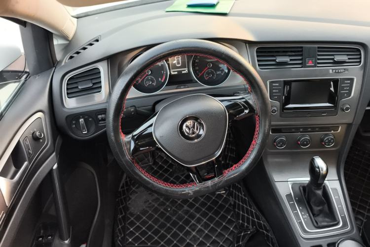 Used Volkswagen Golf 2016 230TSI Automatic Comfort Version Steering Wheel