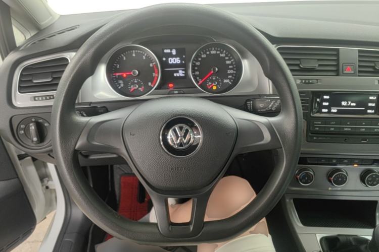 Used Volkswagen Golf 2016 1.6L Manual Fashion Edition Steering Wheel