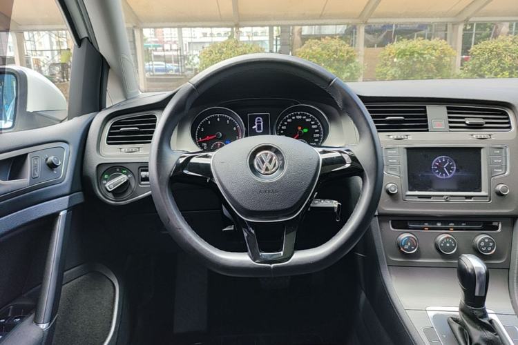 Used Volkswagen Golf 2016 230TSI Automatic Comfort Version Steering Wheel