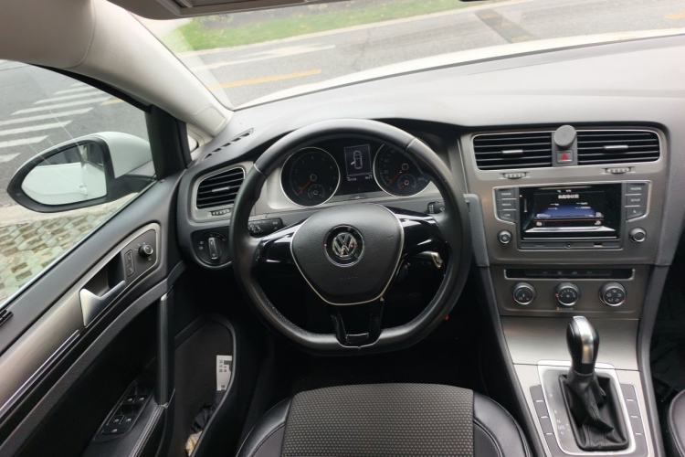 Used Volkswagen Golf 2016 1.6L Automatic Comfort Model Steering Wheel