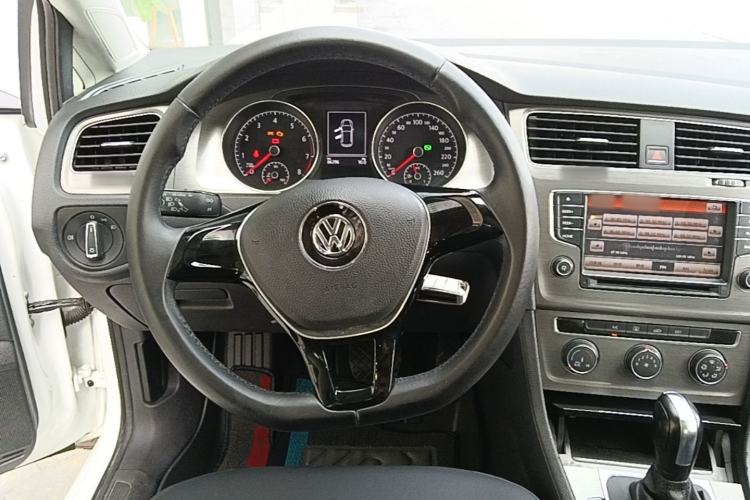 Used Volkswagen Golf 2016 1.6L Automatic Comfort Model Steering Wheel