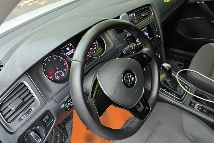 Used Volkswagen Golf 2016 230TSI Automatic Comfort Version Steering Wheel
