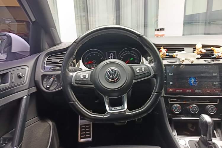 Used Volkswagen Golf 2016 1.4TSI Automatic R-Line Steering Wheel