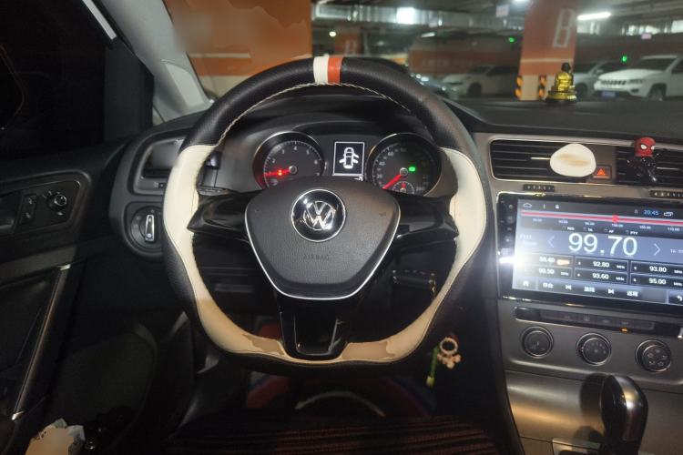 Used Volkswagen Golf 2016 1.6L Automatic Comfort Model Steering Wheel