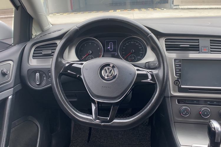 Used Volkswagen Golf 2016 1.6L Automatic Comfort Model Steering Wheel