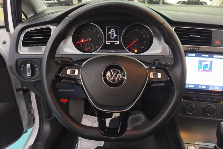 Used Volkswagen Golf 2016 230TSI Automatic Luxury Version Steering Wheel