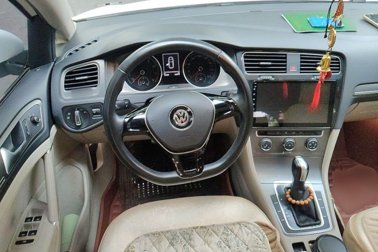 Used Volkswagen Golf 2016 1.6L Automatic Comfort Model Steering Wheel