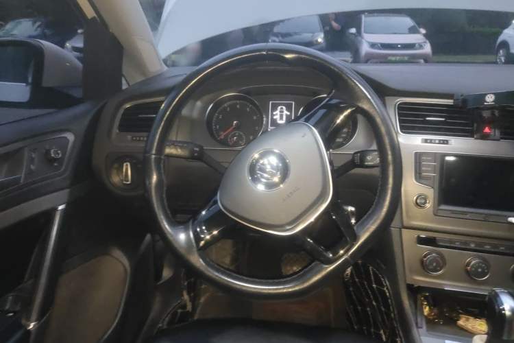 Used Volkswagen Golf 2016 230TSI Automatic Comfort Version Steering Wheel