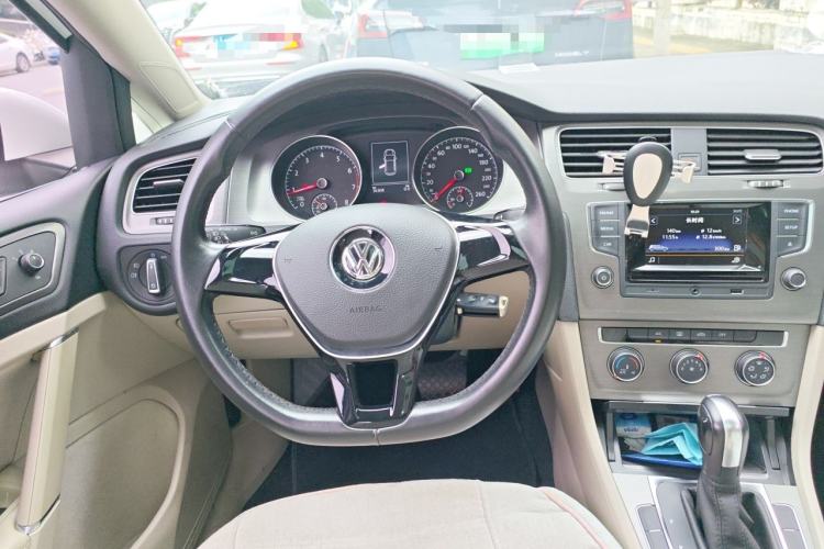 Used Volkswagen Golf 2016 1.6L Automatic Comfort Model Steering Wheel
