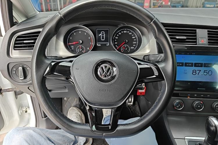 Used Volkswagen Golf 2016 230TSI Automatic Comfort Version Steering Wheel
