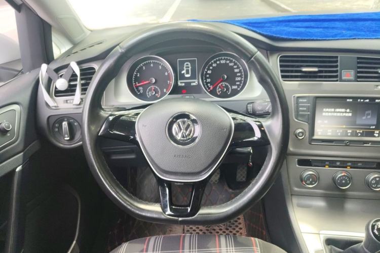 Used Volkswagen Golf 2016 230TSI Manual Comfort Version Steering Wheel