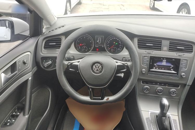 Used Volkswagen Golf 2016 1.6L Automatic Comfort Model Steering Wheel