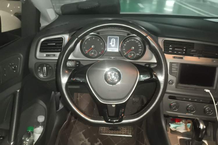 Used Volkswagen Golf 2016 1.6L Automatic Comfort Model Steering Wheel