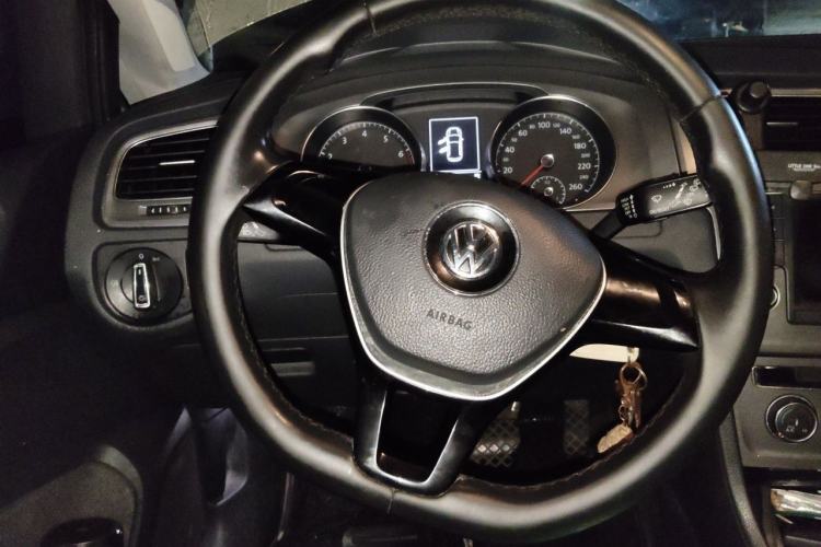 Used Volkswagen Golf 2016 230TSI Automatic Comfort Version Steering Wheel
