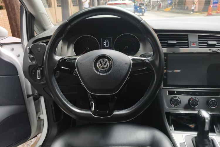 Used Volkswagen Golf 2016 1.6L Automatic Comfort Model Steering Wheel