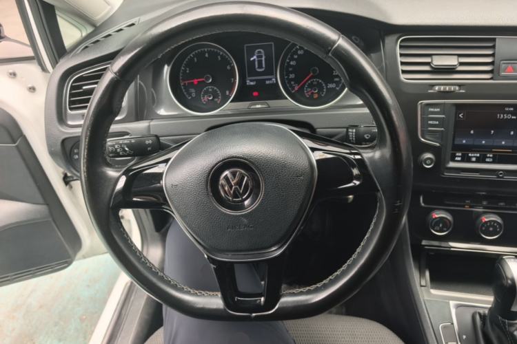 Used Volkswagen Golf 2016 230TSI Automatic Comfort Version Steering Wheel