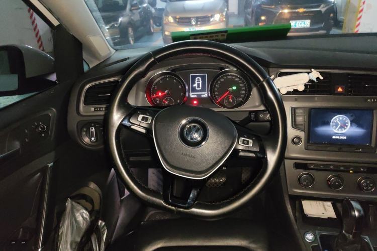 Used Volkswagen Golf 2016 230TSI Automatic Luxury Version Steering Wheel