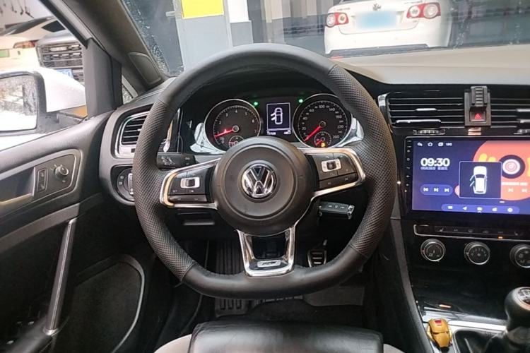 Used Volkswagen Golf 2016 1.4TSI Manual R-Line Steering Wheel