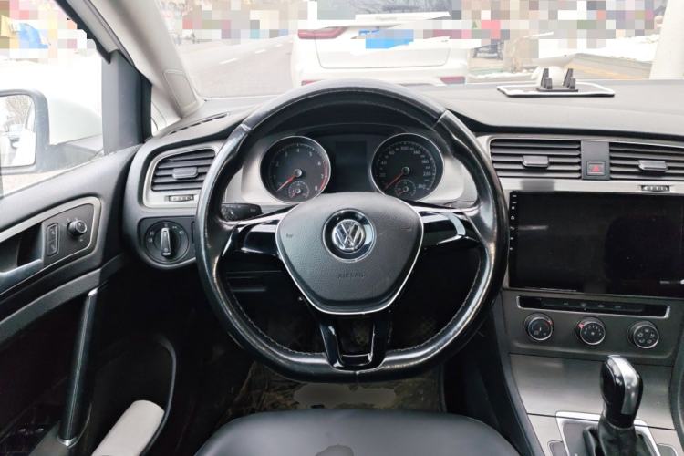Used Volkswagen Golf 2016 1.6L Automatic Comfort Model Steering Wheel
