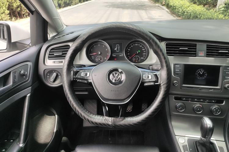 Used Volkswagen Golf 2016 230TSI Automatic Luxury Version Steering Wheel