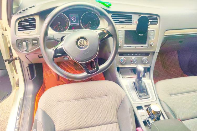 Used Volkswagen Golf 2016 230TSI Automatic Comfort Version Steering Wheel