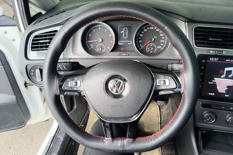 Used Volkswagen Golf 2016 1.6L Automatic Comfort Model Steering Wheel