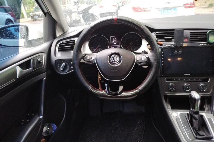 Used Volkswagen Golf 2016 230TSI Automatic Luxury Version Steering Wheel