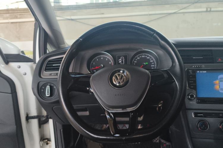 Used Volkswagen Golf 2016 230TSI Automatic Comfort Version Steering Wheel