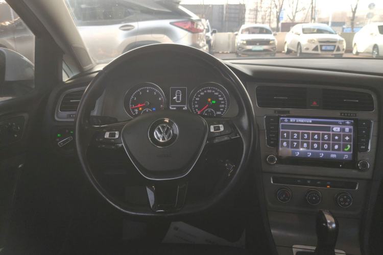 Used Volkswagen Golf 2016 230TSI Automatic Comfort Version Steering Wheel