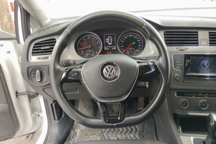 Used Volkswagen Golf 2016 230TSI Automatic Comfort Version Steering Wheel