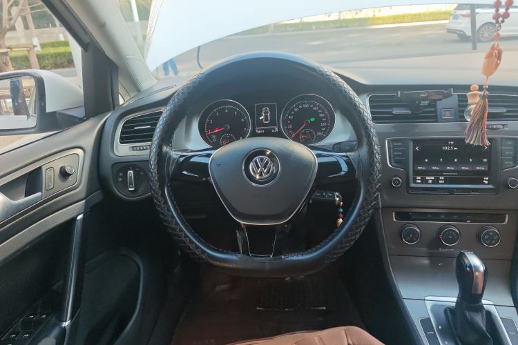 Used Volkswagen Golf 2016 230TSI Automatic Comfort Version Steering Wheel