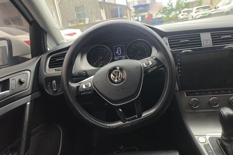 Used Volkswagen Golf 2016 230TSI Automatic Luxury Version Steering Wheel