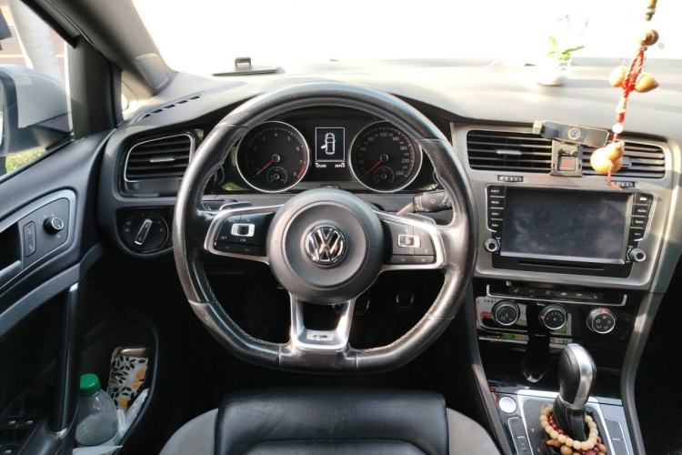 Used Volkswagen Golf 2016 1.4TSI Automatic R-Line Steering Wheel