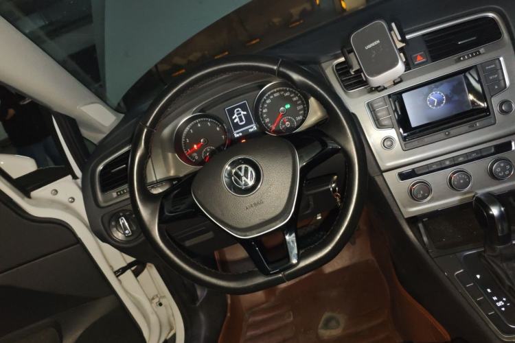 Used Volkswagen Golf 2016 1.6L Automatic Comfort Model Steering Wheel