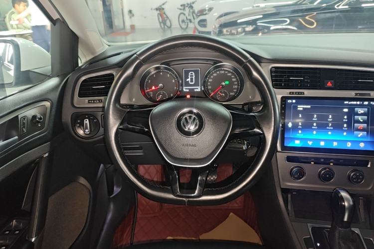 Used Volkswagen Golf 2016 1.6L Automatic Comfort Model Steering Wheel