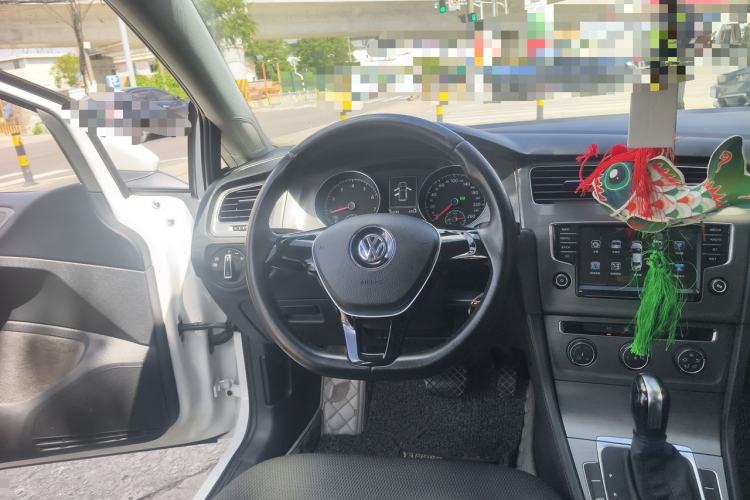 Used Volkswagen Golf 2016 1.6L Automatic Comfort Model Steering Wheel